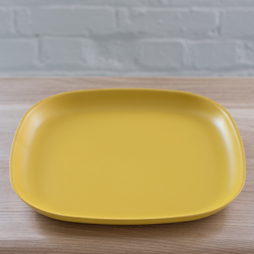 gusto dinner plate - dinner plate - ekobo - outside dining