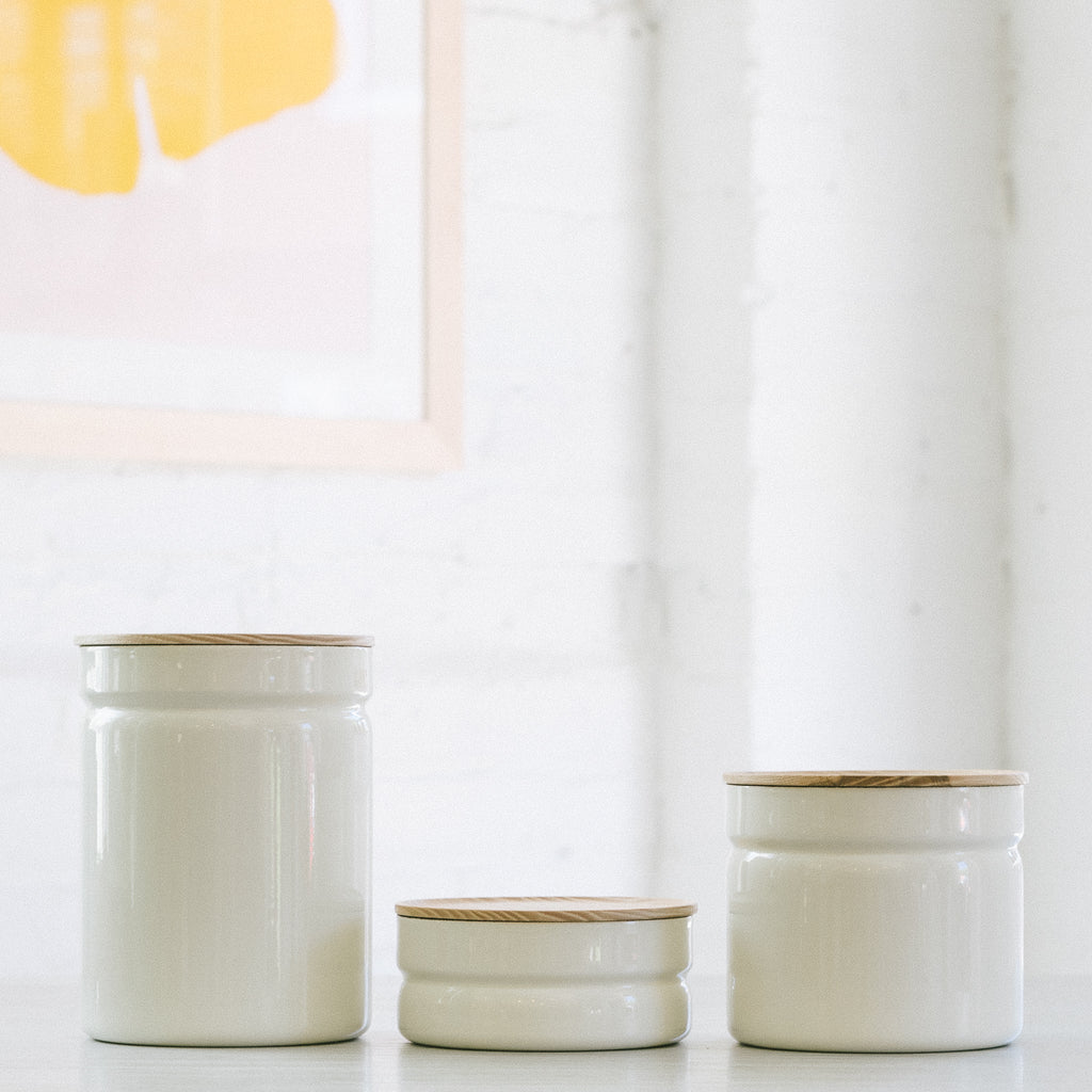 White RIESS Dry Food Storage Containers